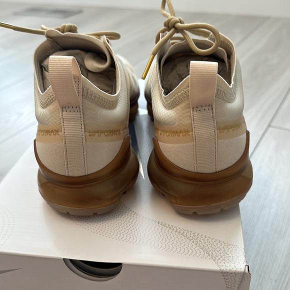 WMNS AIR VAPORMAX 2019 - Picture 4 of 7